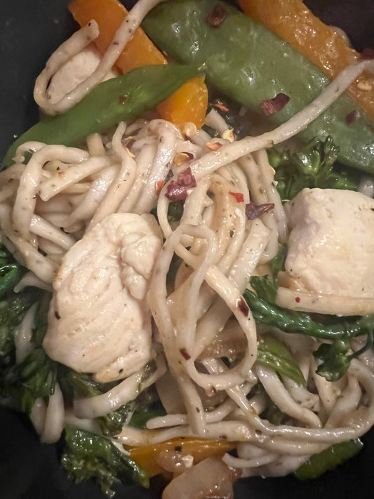 Lemon Pepper Linguine Aglio e Olio with Chicken and Veggies