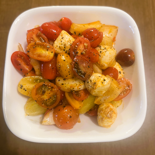 Summer Perfection: Spicy & Sweet Tomato Burrata Salad